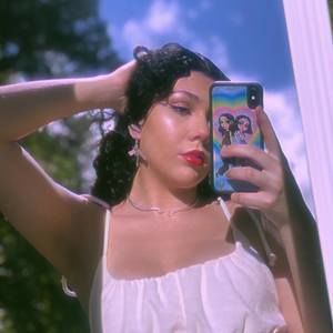 Meet your Posher, Carolina